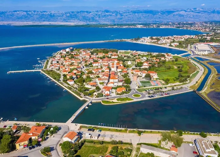 With Parking Space Nin, Zadar - 13158 شقة نين